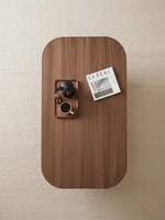 Moderner Holz-Couchtisch mit Asymmetrischen Beinen für Wohnzimmer, Zuhause und Apartment
