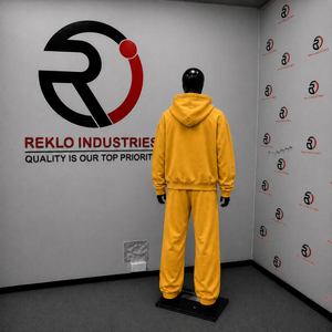 Conjunto Deportivo Dorado para Hombre, Sudadera con Capucha y Logotipo Gráfico en el Pecho, Pantalones Jogger a Juego, Ropa Deportiva Informal para la Calle - Product Image 4