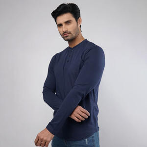 T-shirt Henley Homme Personnalisable Coupe Slim 100% Coton Impression Sérigraphique Logo au Dos Design Vierge Anti-Plis & Écologique - Product Image 4