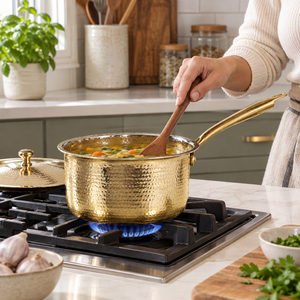 Casserole en laiton martelé artisanal avec couvercle, poignée longue, pot à sauce, ustensile de cuisine traditionnel indien - Product Image 3