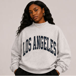 <span class=keywords><strong>Felpa</strong></span> grigio chiaro e <span class=keywords><strong>nera</strong></span> con scritta <span class=keywords><strong>Los</strong></span> <span class=keywords><strong>Angeles</strong></span>, collo alto, bordo a costine grigio, vestibilità comoda, maniche lunghe, ideale per jeans e outfit casual. - Product Image 1