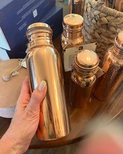 Botella de Agua Delgada de Cobre con Acabado Satinado, Hermética, Reutilizable, para Bebidas Ayurvédicas, Hidratación Diaria, Compañera de Viaje - Product Image 5