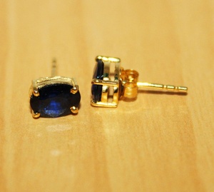 Pendientes de Oro Amarillo Sólido de 9K con Zafiro Azul Natural Ovalado de 4 Puntas, Joyería Fina, Memoria Jewels - Product Image 3