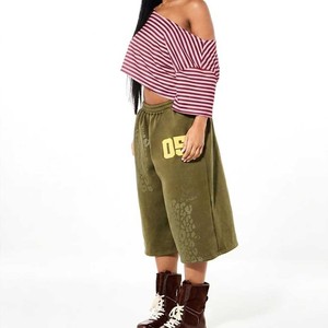 Camiseta Corta Asimétrica de Manga Corta con Rayas Diagonales y Hombros Descubiertos para Mujer, de Poliéster y Spandex, Venta al por Mayor - Product Image 4