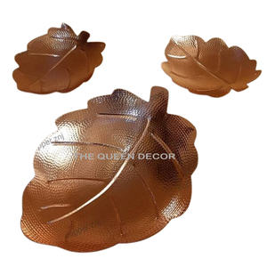 Bol décoratif en aluminium métallique au design tendance avec poignée en forme de fleur dorée, idéal pour servir lors de mariages et de réceptions, parfait pour servir des plats japonais - Product Image 4