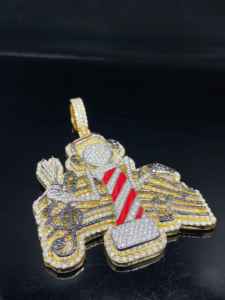 Pendentif Ice Legacy Custom Iced Diamond Royal Orbit, plaqué rhodium imitation, thème Hip Hop, motif notes de musique et poteau de barbier - Product Image 2