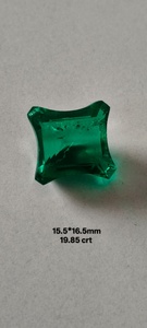 Piedra Preciosa Verde Cultivada en Laboratorio de Alta Calidad, Forma Personalizada, Corte Personalizado, Alta Claridad, para Joyería Artesanal - Product Image 3