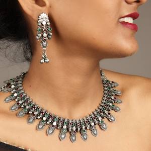 Conjunto de Joyería Étnica Bohemia para Boda: Collar y Pendientes de Ónix con Baño de Plata Antigua, Diseño de Bisel para Enamorados, Ideal para Compromiso - Product Image 4