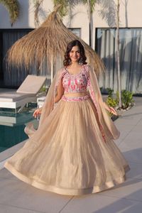 Lehenga prêt-à-porter entièrement brodé de perles, avec shrug et blouse cousus, prêt à porter pour les occasions spéciales. - Product Image 2