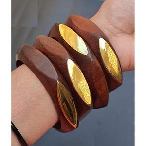 Bracelets en bois élégants faits à la main pour femmes, mode traditionnelle et tenue de fête, accessoires de bijoux de mode - Product Image 3