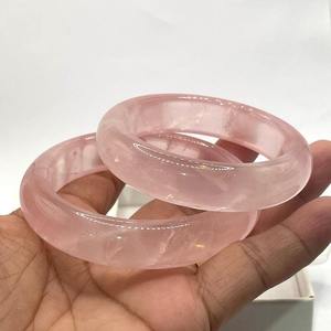 Nouveau bracelet en résine multicolore pour femme – Bijou de mode de haute qualité à porter la nuit – Artisanat en résine - Product Image 2