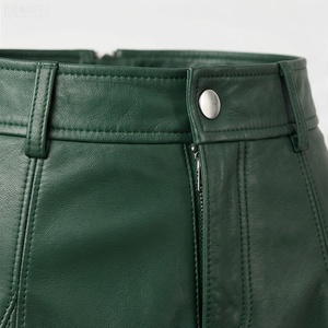 <span class=keywords><strong>Jupe</strong></span> courte en similicuir pour femme, taille haute, coupe trapèze, vert uni brillant, avec poches, à porter toute l'année - Product Image 4