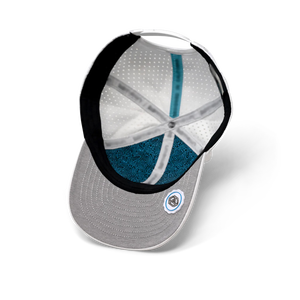 Casquettes de sport respirantes et imperméables à 5 panneaux avec patch PVC personnalisé, haute qualité, trous découpés au laser, ajustables - Product Image 5