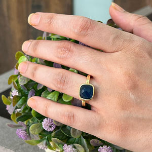 Bague ajustable en laiton plaqué or 18 carats avec apatite bleu néon taille coussin, pierre hautement polie, style statement, pour grossistes - Product Image 5