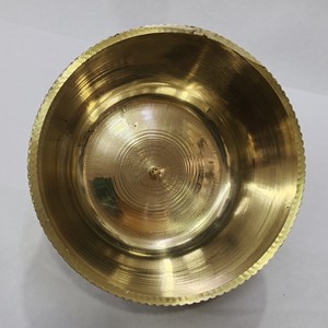 ชามอาหารทองเหลืองขัดเงาอย่างดี หรูหรา สำหรับร้านอาหารและโรงแรม โดย MHQ Traders PVT LTD - Product Image 1