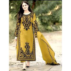 Ensemble de vêtements de soirée pour femmes de créateur avec broderie lourde - Haut, bas et dupatta - Product Image 6