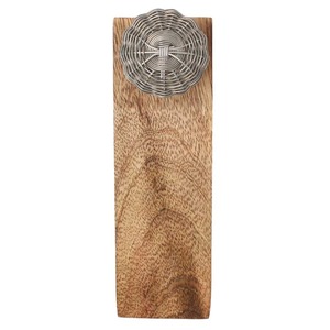 Cintres en bois européens de qualité supérieure pour armoires d'hôtel avec logo personnalisé et crochet chromé - Product Image 5