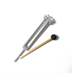 Diapasón ponderado de 40 Hz, botas de masaje y terapia con gemas de amatista y cuarzo rosa disponibles. - Product Image 2