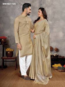 Colección Premium de Seda con Tejido a Cuadros y Borde Jacquard, Kurta de Manga Larga y Saree, Conjunto para Pareja, Exportador Indio - Product Image 5