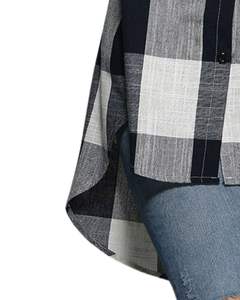 Robe chemise longue à carreaux noirs et blancs personnalisée pour femme, boutonnée, décontractée, style tunique oversize avec poches, pour l'automne et l'hiver - Product Image 5