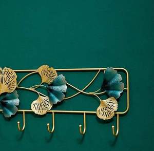 Crochets muraux en métal robustes et décoratifs avec finition antique, ajoutant une beauté fonctionnelle aux intérieurs modernes et traditionnels - Product Image 4