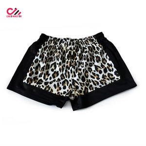 Pantalones Cortos de Rugby Transpirables de Malla con Diseño Personalizado para Unisex, Bolsillos con Cremallera Impresos por Sublimación, 100% Poliéster Personalizado - Product Image 2