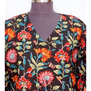 เดรสสั้นคอวีผ้าฝ้ายอินเดียลายดอกไม้ทำมือรักษ์โลก-ดีไซน์โลโก้ด้านหน้าสุดเซ็กซี่สำหรับใส่ทุกวัน ลายพิมพ์บล็อก - Product Image 2