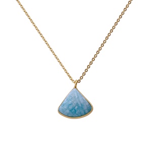 Collar con Colgante de Calcedonia Rosa Tallada en Triángulo, Engaste de Latón Chapado en Oro, Piedra Preciosa Natural, Moderno - Product Image 4