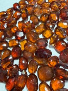 Garnet Hessonite Orange Naturel, Coupe Coussin Facettée, Pierre Précieuse de 3 à 8 Carats pour la Fabrication de Bijoux, Disponible chez BU GEMS - Product Image 6
