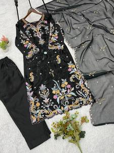 Traje Salwar Kameez para la temporada de bodas: Nuestro hermoso top bordado, pantalón con dupatta, ideal para fiestas y festivales. - Product Image 2