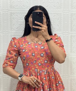 ชุดเดรสยาวทรงเอไลน์ผ้าฝ้ายพิมพ์ลายฮาก็อบะสมัยใหม่ แต่งลูกไม้ทำมือสไตล์ชาติพันธุ์สำหรับผู้หญิง รุ่น 85519 JENIL-JC375-Arundhti - Product Image 2