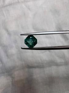 Pierre précieuse naturelle verte de 1,15 carat, taille octogonale à facettes, pierre de bijouterie en vrac, gemme fine en gros pour bague et pendentif - Product Image 3