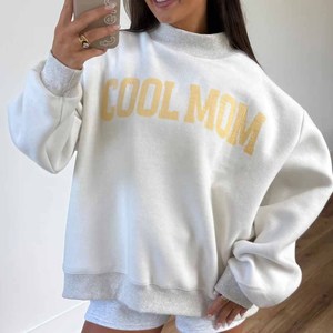 Pull molletonné oversize unisexe à col montant en coton premium, avec broderie de lettres en patch chenille personnalisé, idéal pour l'hiver et la plage - Product Image 6