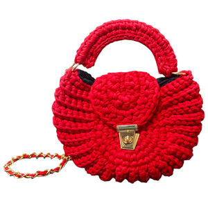 Bolso Bandolera Redondo Rojo Hecho a Mano de Algodón con Borlas y Cierre de Broche - Product Image 1
