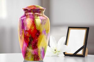 Urna Artesanal Espectacular, Urna Arcoíris, Urna Tie-Dye, Urna Tie-Dye para Cenizas Humanas, Urna Arcoíris, Urna de Colores Mixtos - Product Image 3