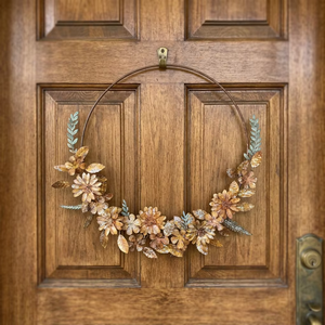 Corona Floral Rústica de Metal, Flores con Pátina de Cobre Vintage, Decoración Elegante y Minimalista para Puerta Principal de Otoño, Adorno Festivo para Colgar en la Pared - Product Image 4