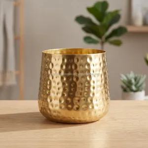 Pot de fleurs en laiton martelé fait main, jardinière décorative en métal de qualité supérieure, récipient floral rustique pour la décoration intérieure de la maison et du jardin - Product Image 5
