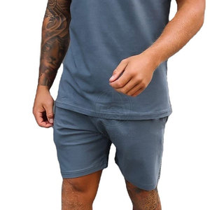 Ensemble tendance t-shirt et short de sport pour homme, tissu respirant, idéal pour l'entraînement et les vêtements de sport décontractés - Product Image 3