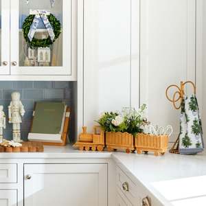 Wholesale Charming <b>Rattan</b> Train Set Woven Wicker Train Decor Accent For <b>Dining</b> <b>Table</b> Restaurant And Party Decoration - Product Image 3