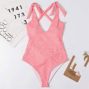 Maillot de bain élégant pour femmes, construction de haute qualité, offrant une liberté de mouvement et un confort optimal pour les femmes. - Product Image 3