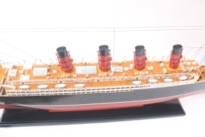 Modelo de Barco Transatlántico RMS LUSITANIA - Barco de Crucero de Madera GIA NHIEN CO. LTD CS0033P Hecho en Ho Chi Minh, Vietnam - Product Image 5