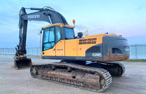 Excavadora Volvo EC290CL Usada con Motor Volvo Penta de 143 kW de Potencia, Componentes Hidráulicos, Características Principales - Product Image 3