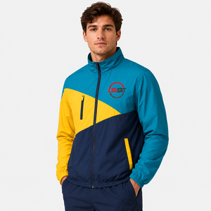 Chaqueta cortavientos para hombre con cierre completo, capucha ajustable y ajuste cómodo para actividades al aire libre y casuales. - Product Image 4