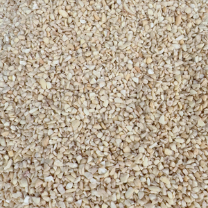 Nueces de Anacardo Kaju de Procesamiento Premium, Núcleos de Nueces SANTIGO Certificados Según los Estándares ISO y HACCP, Anacardos Partidos - Product Image 1