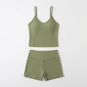 Ensemble de yoga 2 pièces sans couture pour femme avec logo personnalisé, haut court dos nageur à encolure dégagée et short d'entraînement taille haute, tenue de sport - Product Image 2