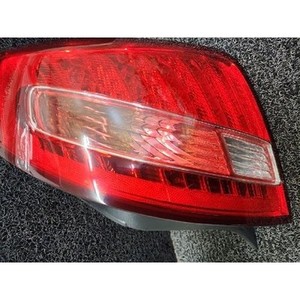 Luz Trasera Derecha LED Opirus 2007-2010 Usada ORIGINAL 924023F - Product Image 1