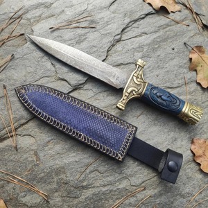 Couteau à lame pointue en acier de Damas avec manche bleu et étui en cuir, lame droite - Product Image 5