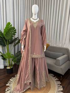 Conjunto Sharara de Seda Rosa con Bordado de Hilo y Lentejuelas, Kurti, Dupatta, Salwar Kameez, Traje para Bodas y Fiestas para Mujer - Product Image 1