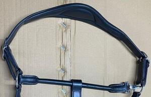 Harnais équestre anatomique en cuir de qualité supérieure avec nezier surélevé, cuir DD de qualité supérieure, accessoires en acier inoxydable - Product Image 4