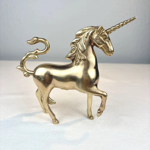 Sculpture de licorne en laiton doré, figurine de créature fantastique de collection pour décoration intérieure haut de gamme - Product Image 1